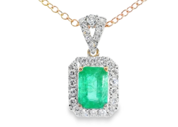 0.92ct smaragd- ja briljantkaelakee